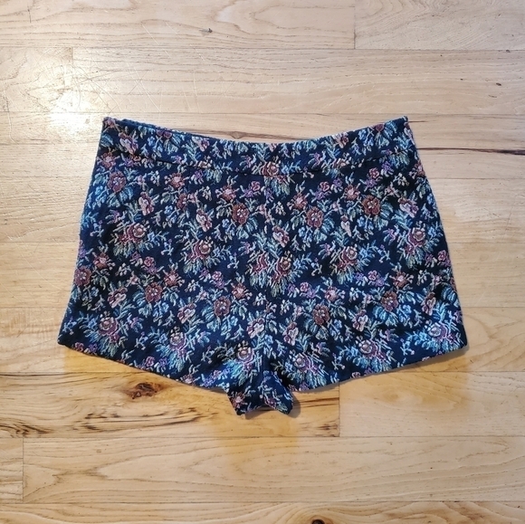 RETRO Forever 21 floral lined shorts - Picture 2 of 5